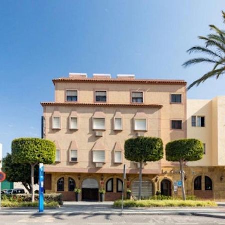 אל אחידו Hostal La Costa מראה חיצוני תמונה