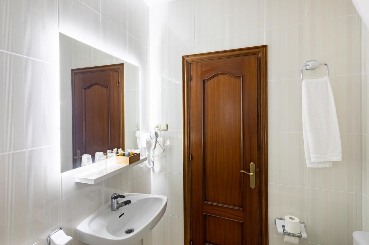 אל אחידו Hostal La Costa מראה חיצוני תמונה
